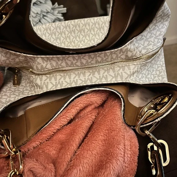 Michael Kors Cream and Brown Logo Shoulder Bag - Picture 8 of 12